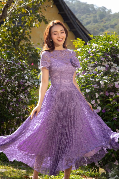 Sixdo Lilac Pleated Midi Lace Dres