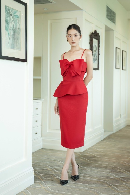 Red Midi Raw Dress With Bowtie