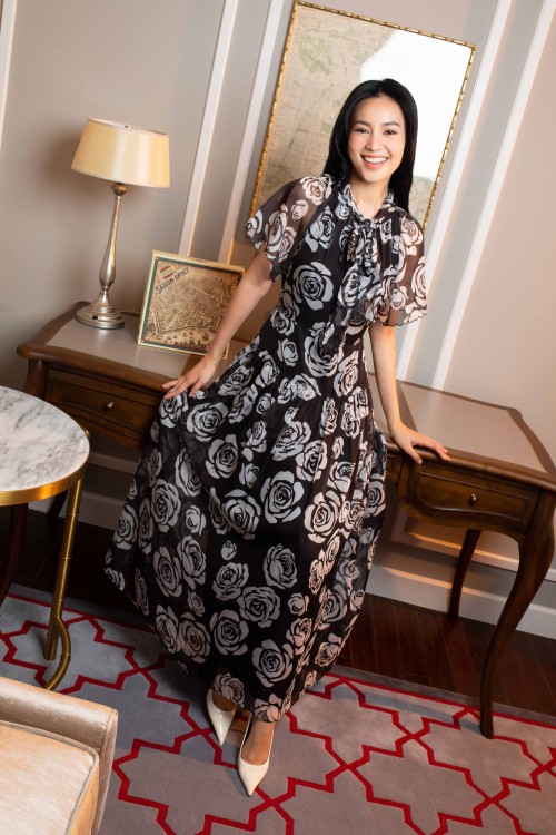 Black With White Rose Midi Dress