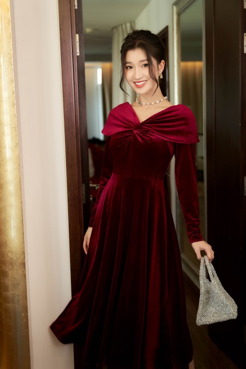 Wine Long Sleeves Midi Velvet Dress