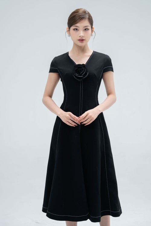 Black Short Sleeves Midi Woven Dress 1