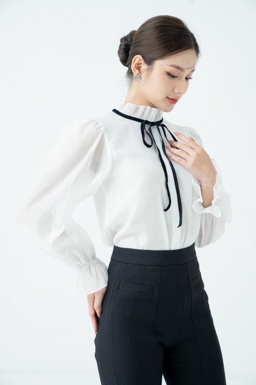 White Ruffle Collar Top