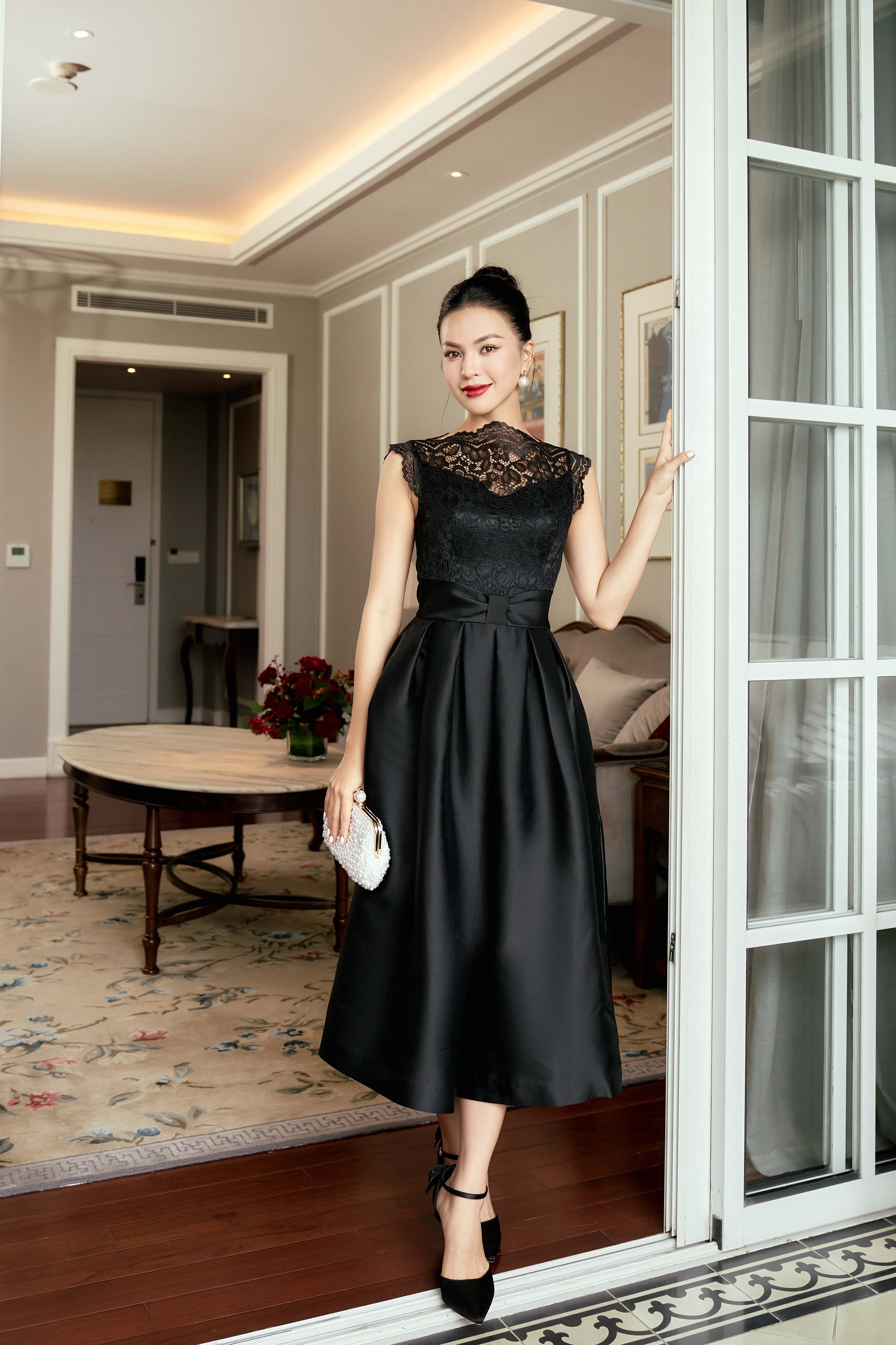 Late night dress | Simple black prom dress, Evening dresses, Black prom  dress