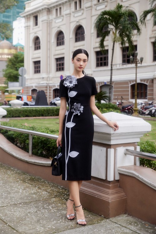 Black 3D Flower Woven Pencil Dress