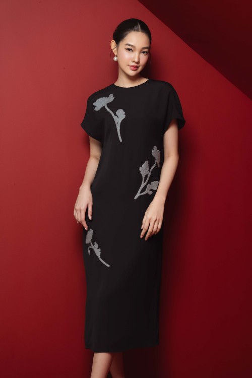 Black Flower Embroidery Silk Loose Dress