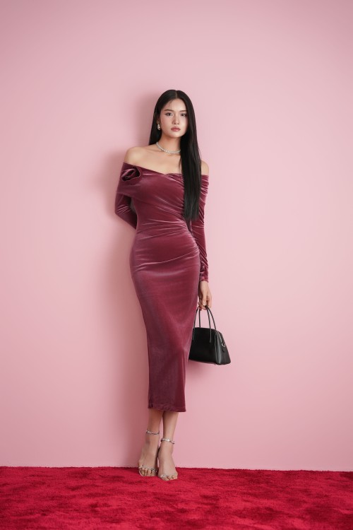 Dusty Rose 3D Flower Velvet Pencil Dress