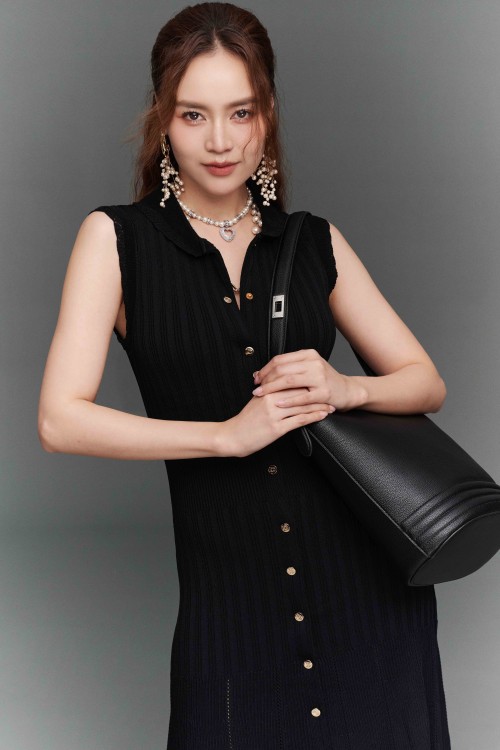 Sixdo Black Knit Flared Dress