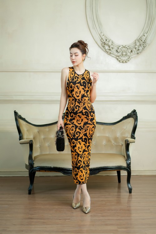 Black Baroque Print Sleeveless Midi Knit Dress