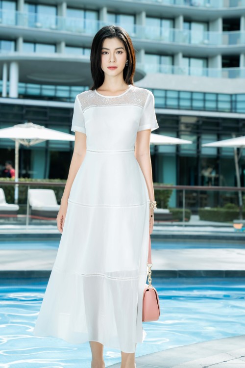 White Round Neck Organza Flared Dress