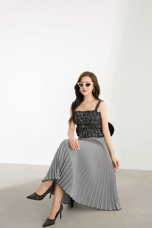 Black Pleated Midi Woven Skirt