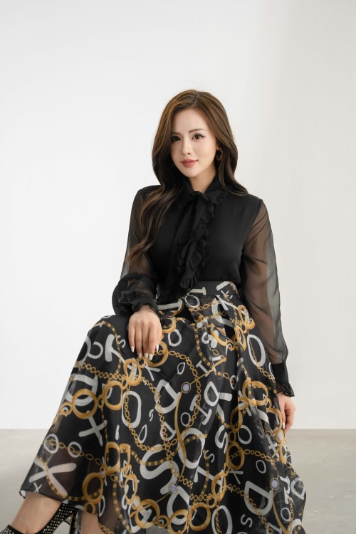 Black Baroque Print Pleated Midi Skirt