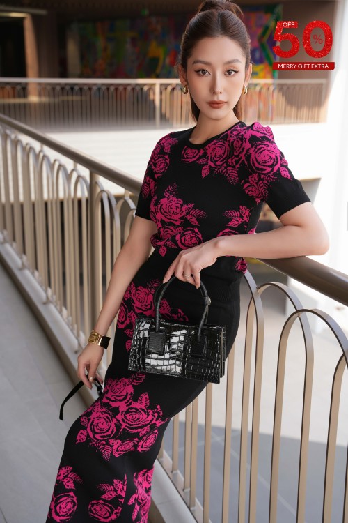 Black Rose Knit Blouse & Black Rose Knit Pencil Skirt