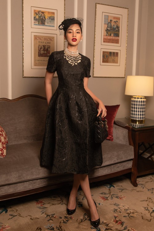 V y m Black Short Sleeves Brocade Dress In The Show