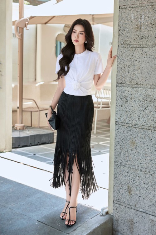Black Woven Loose Skirt