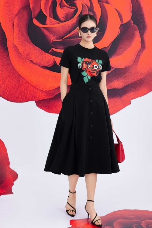 Black Rose Embroidery Tshirt