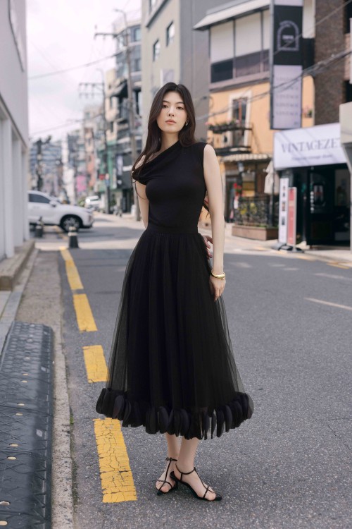 Sixdo Black Mesh Flared Skirt